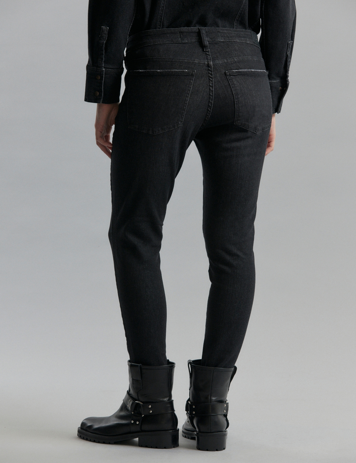 CHUPIN HIGH BACK TO BLACK