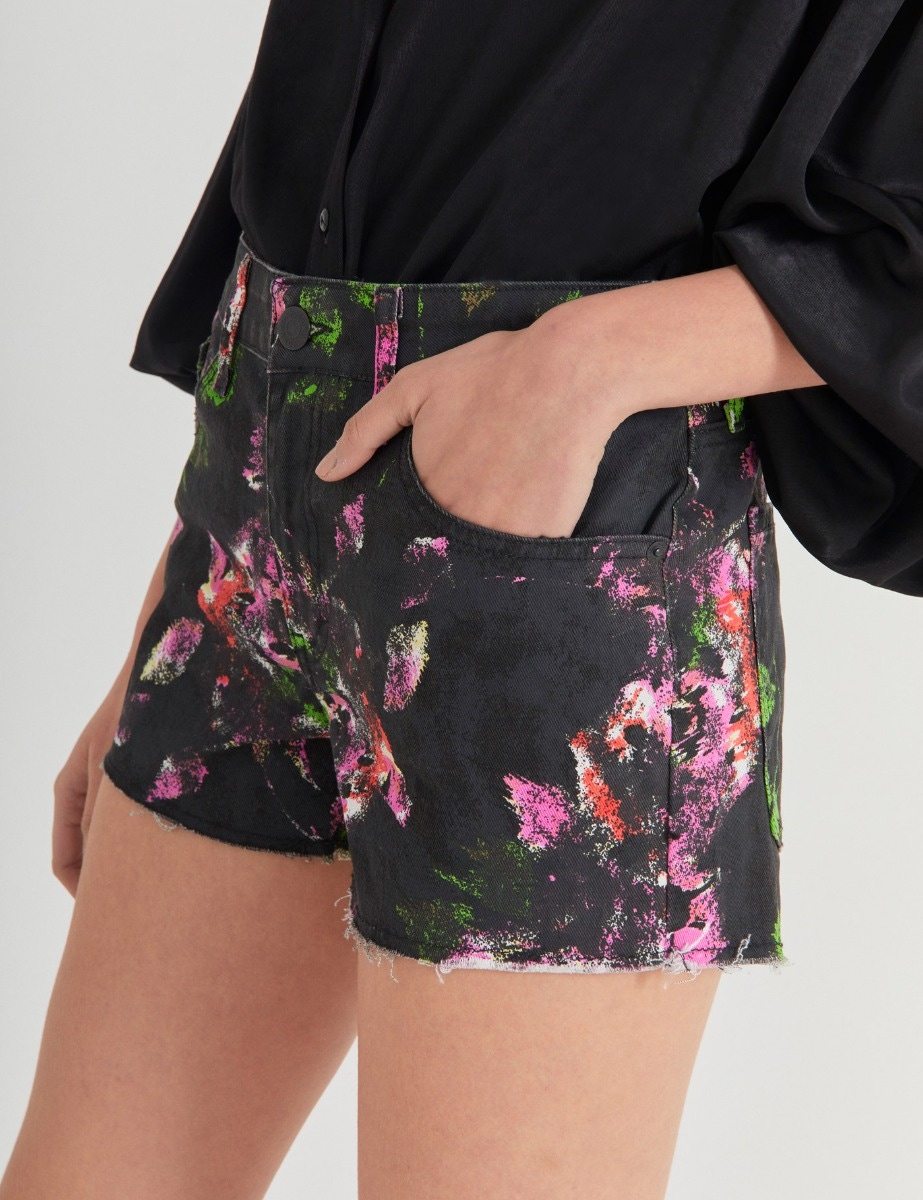 SHORT BROKEN FLOWER