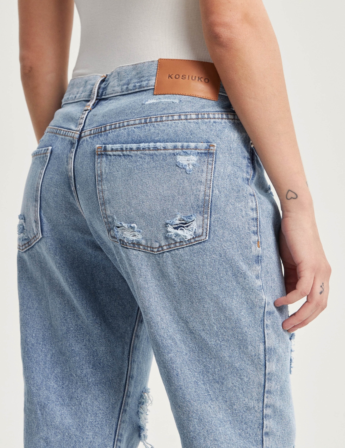 JEANS BOYFIT TASH LIGHT BLUE BROKEN