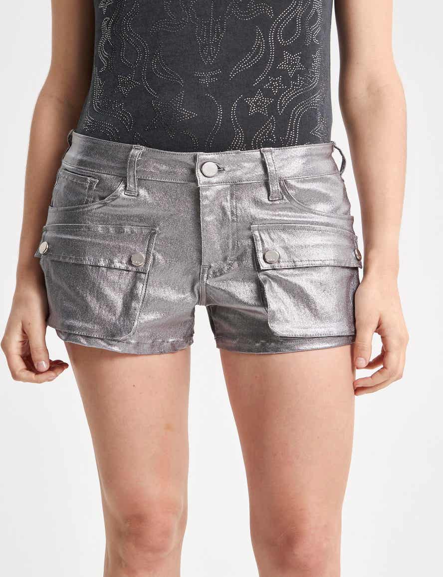 SHORT LOW METALLIC