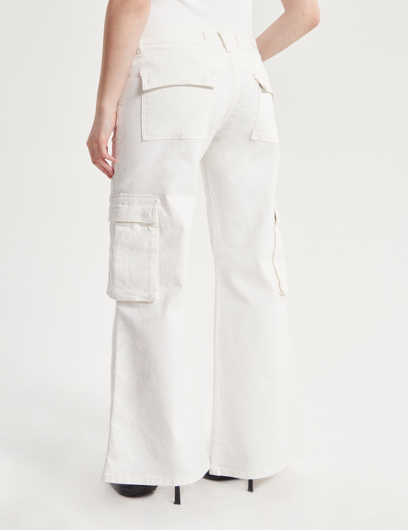 PANTALÓN CARGO GIGI WHITE