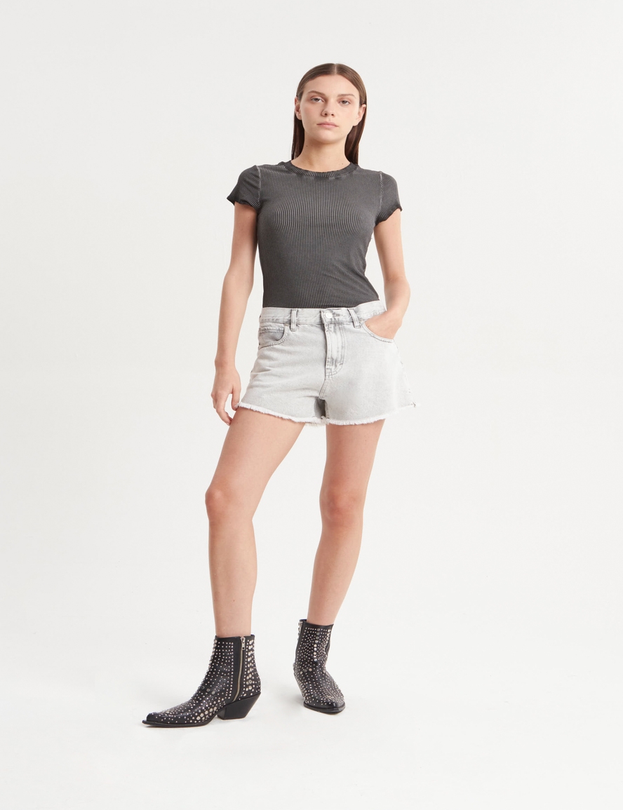 SHORT MOM BLACK BLEACH