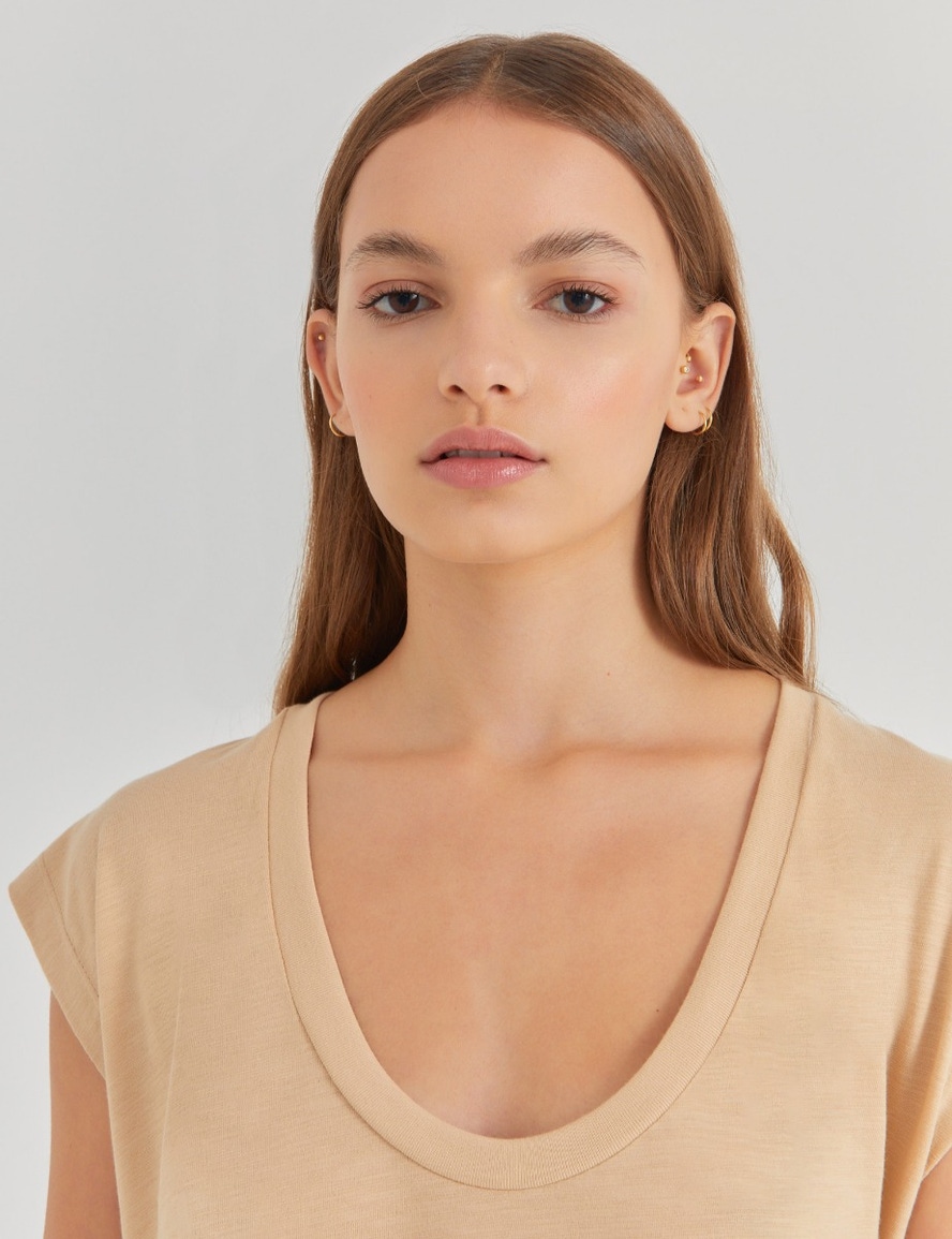REMERA DAPHNE