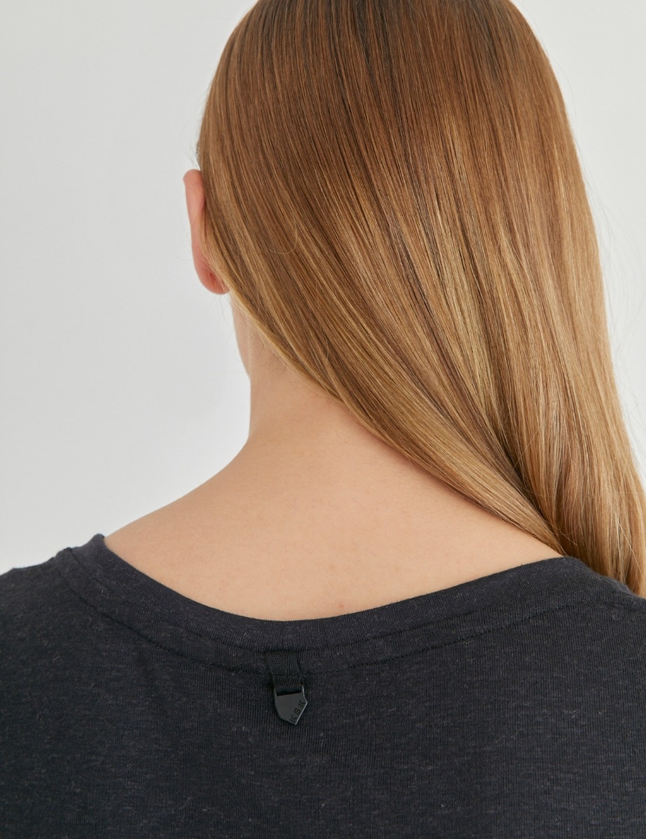REMERA TESS