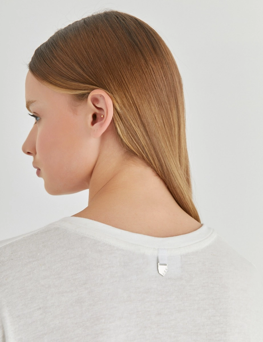 REMERA SCARLETT V