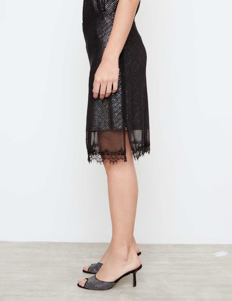 FALDA SPOTLIGHT
