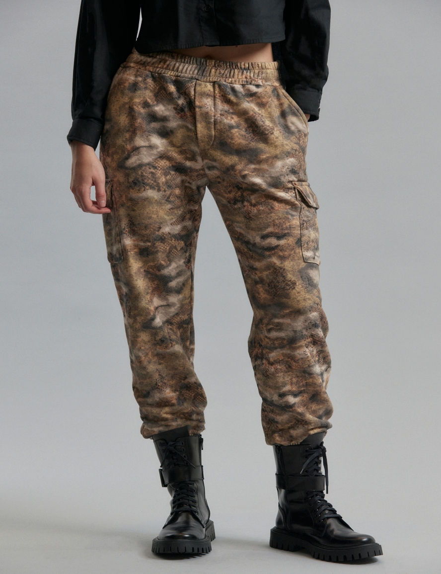 JOGGER DRAMATIC SKIN