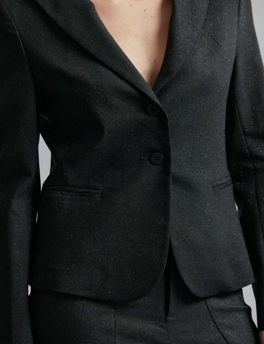 BLAZER IN THE DARK