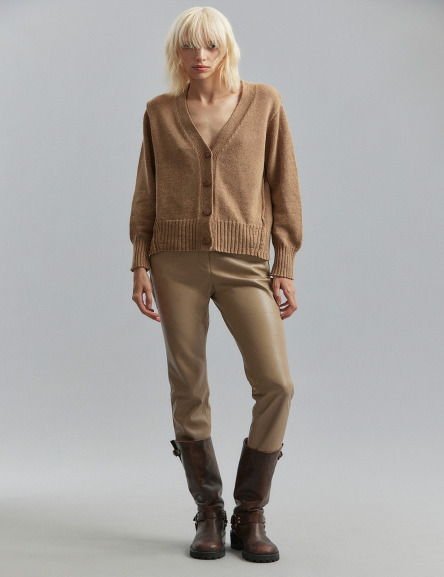 CARDIGAN I KEEP BETTING