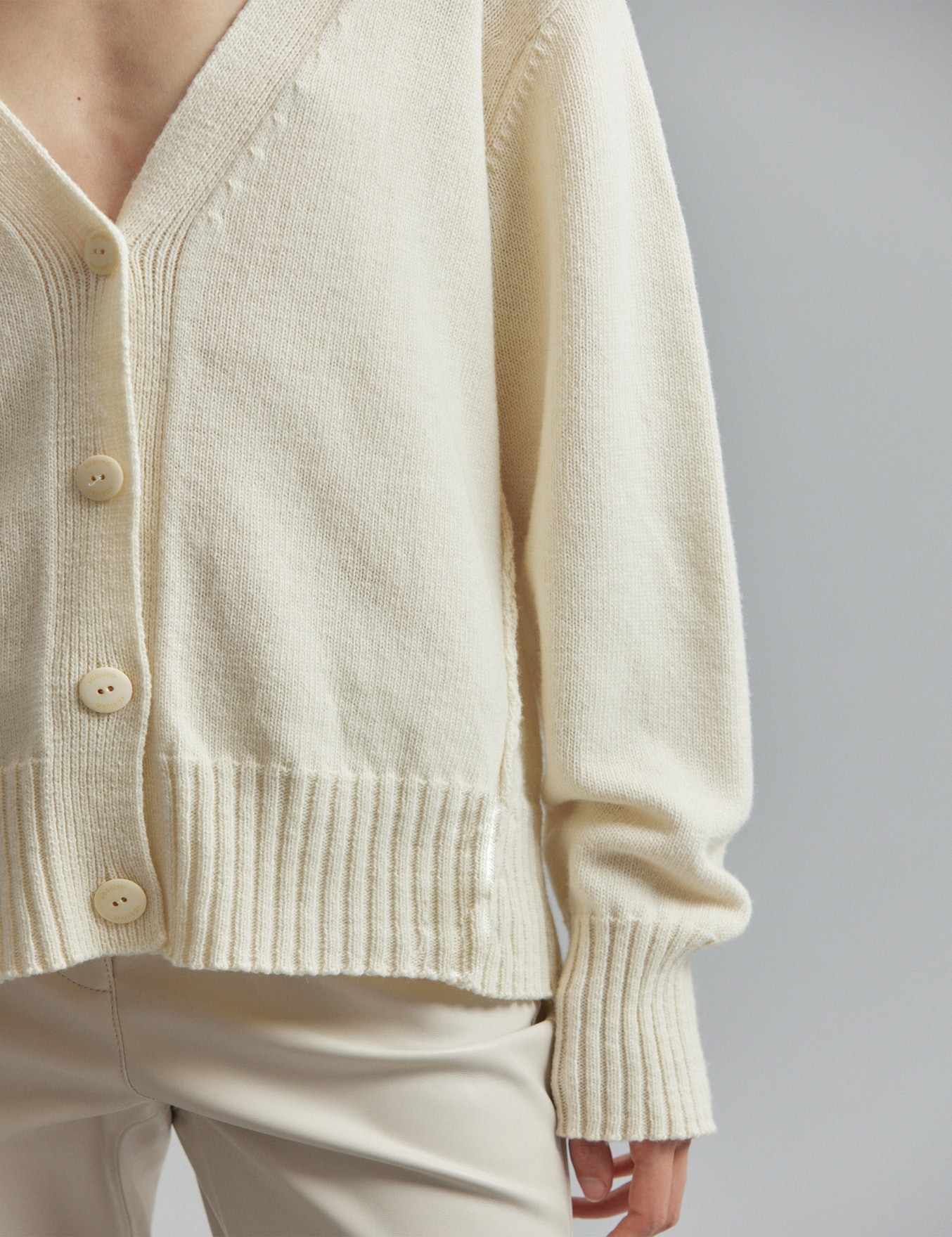 CARDIGAN I KEEP BETTING