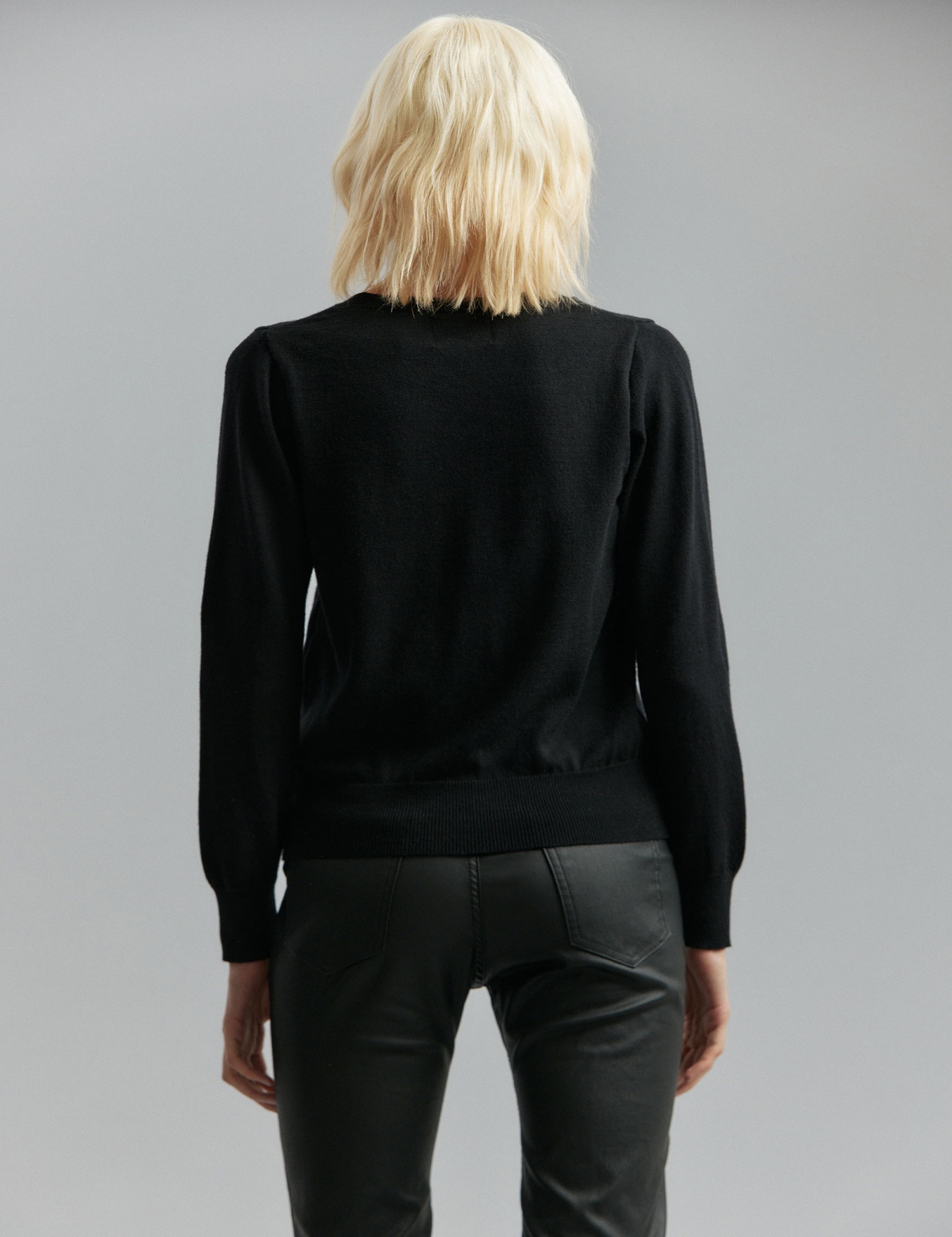 SWEATER HARD ROMANCE