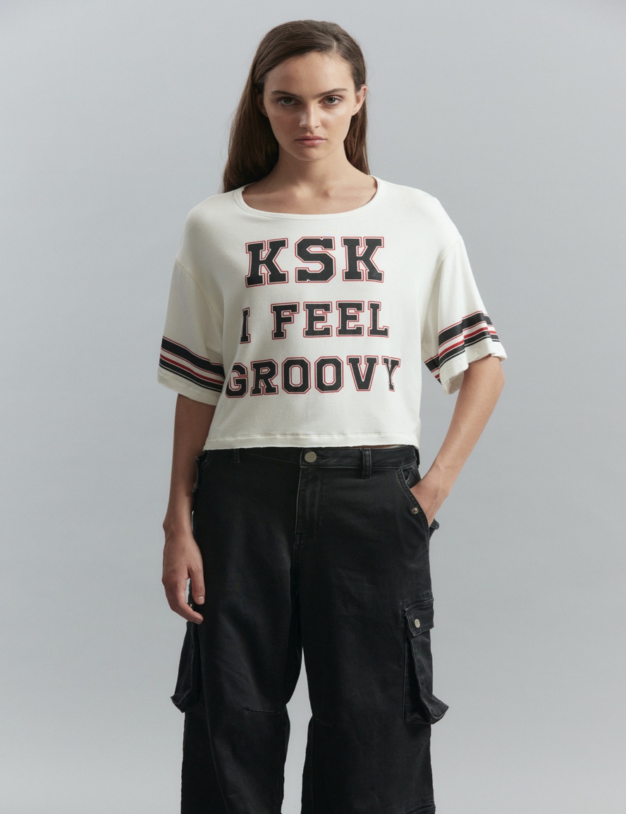 REMERA INTO THE GROOVE