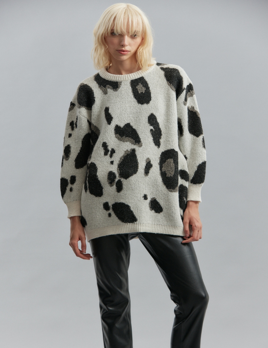 SWEATER OVERCROWDED