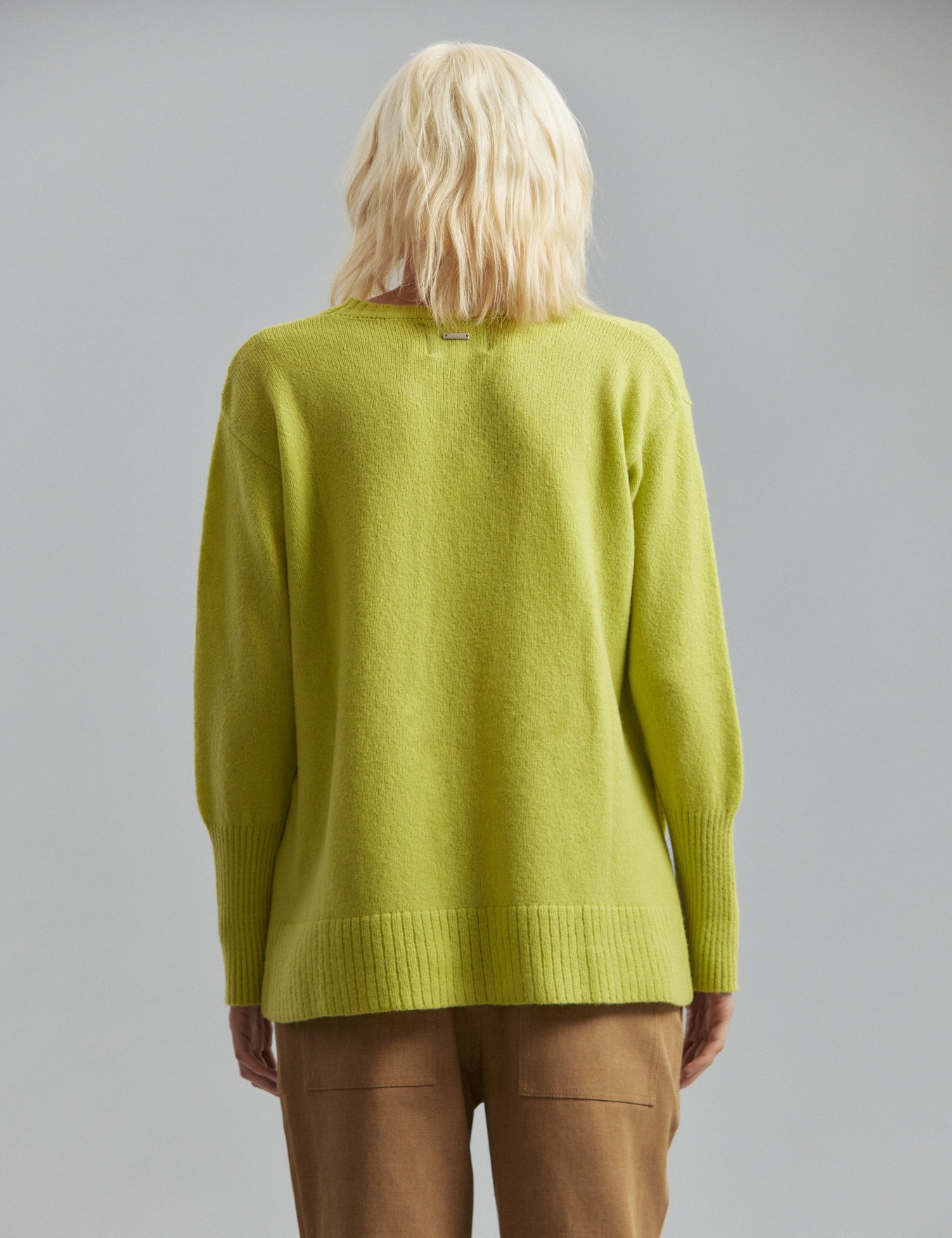 SWEATER CRITICAL