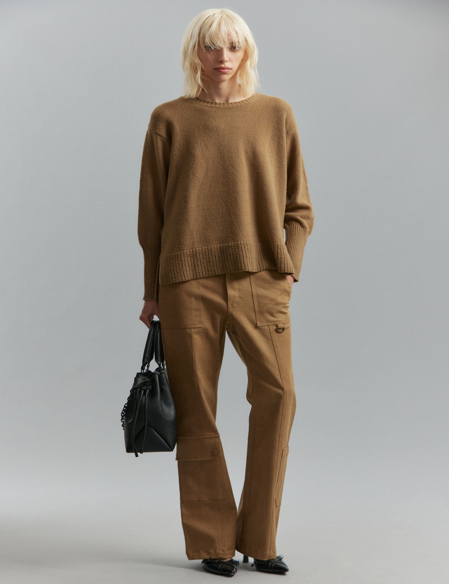 SWEATER CRITICAL
