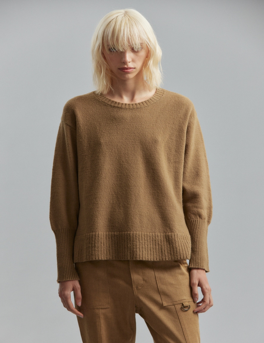 SWEATER CRITICAL