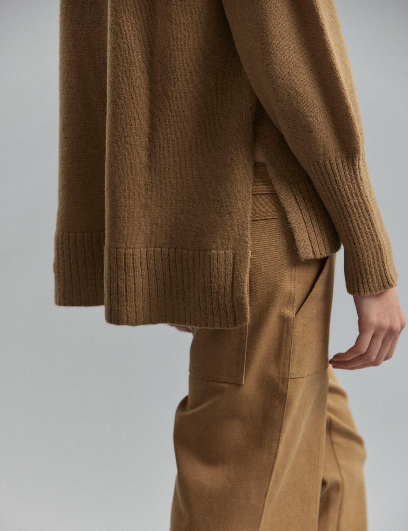 SWEATER CRITICAL