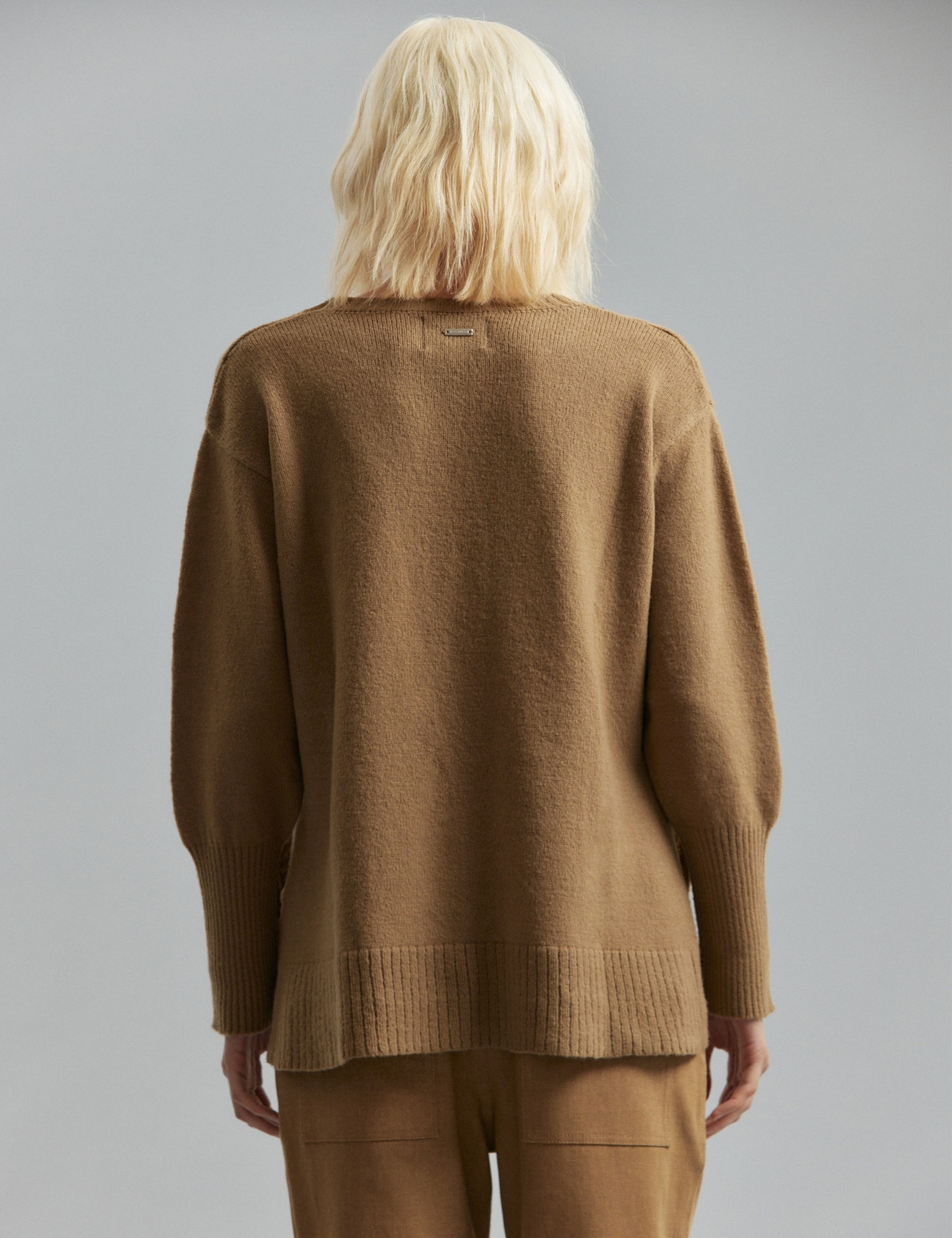 SWEATER CRITICAL