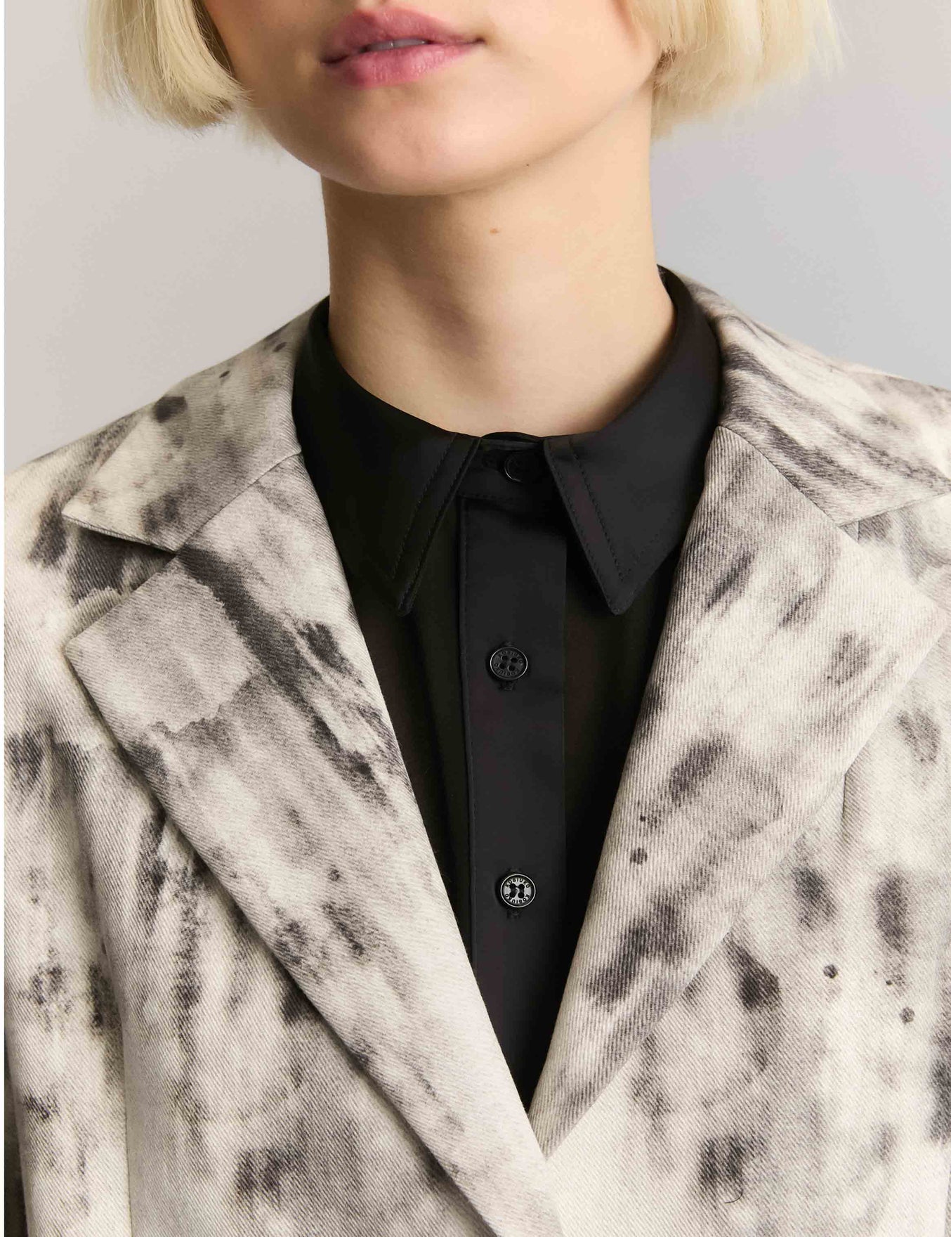 BLAZER BLEACHED ROCK                                                                                 