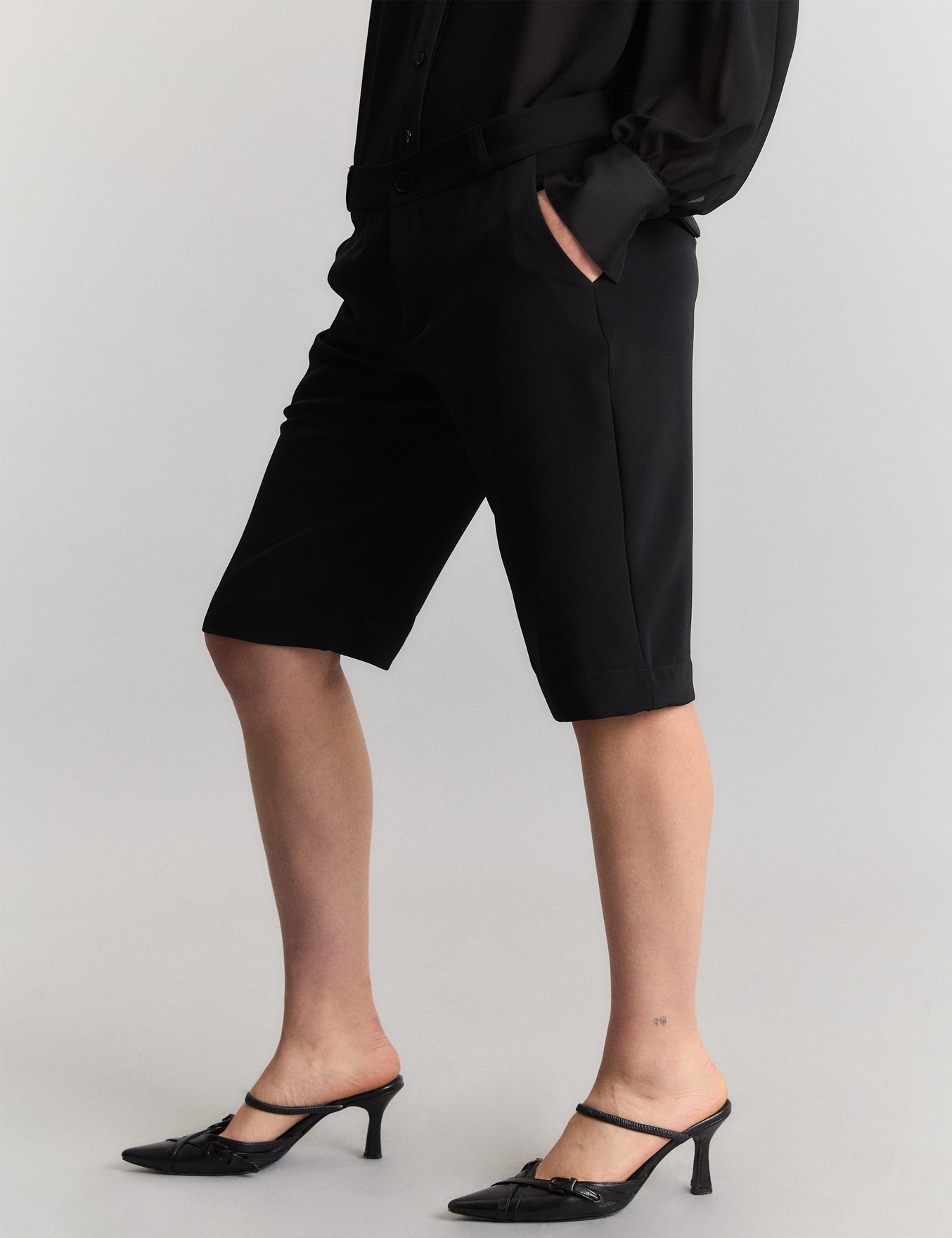 BERMUDA BRUMMELL                                                                                     