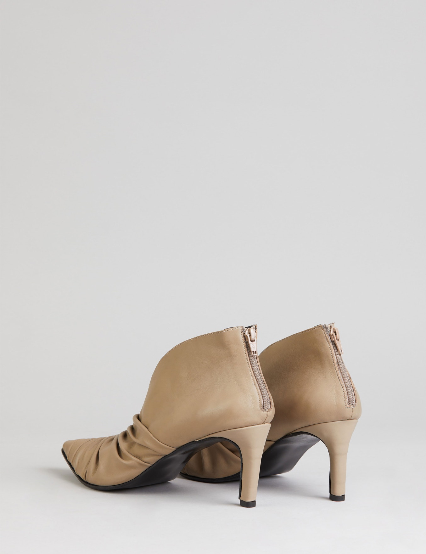 BOTA AFFECTION                                                                                       