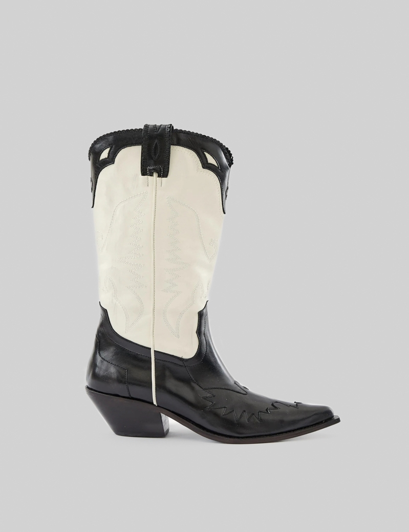 BOTA A GIRL LIKE ME