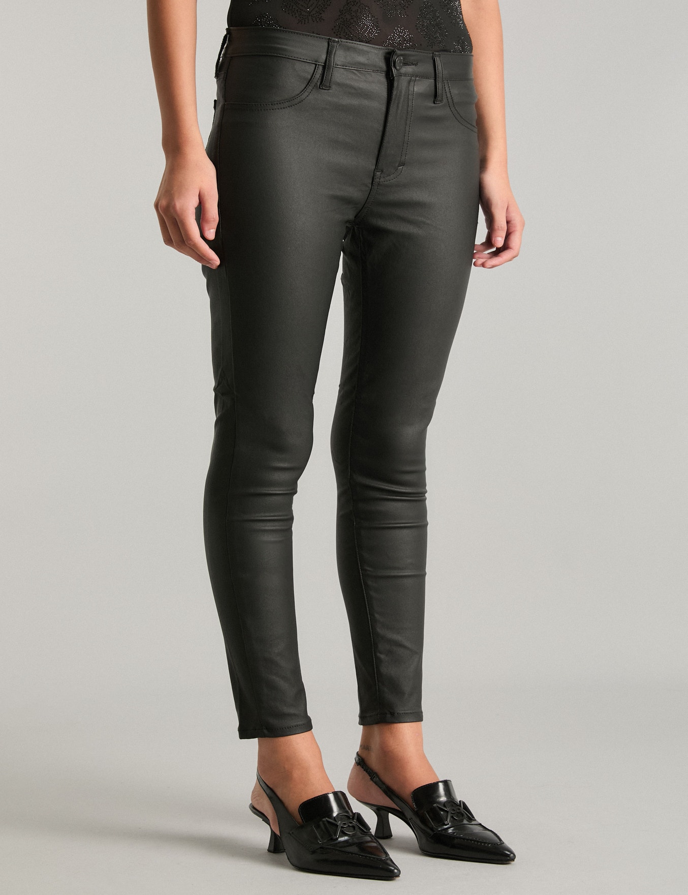 CHUPIN FLORA BLACK ROSE