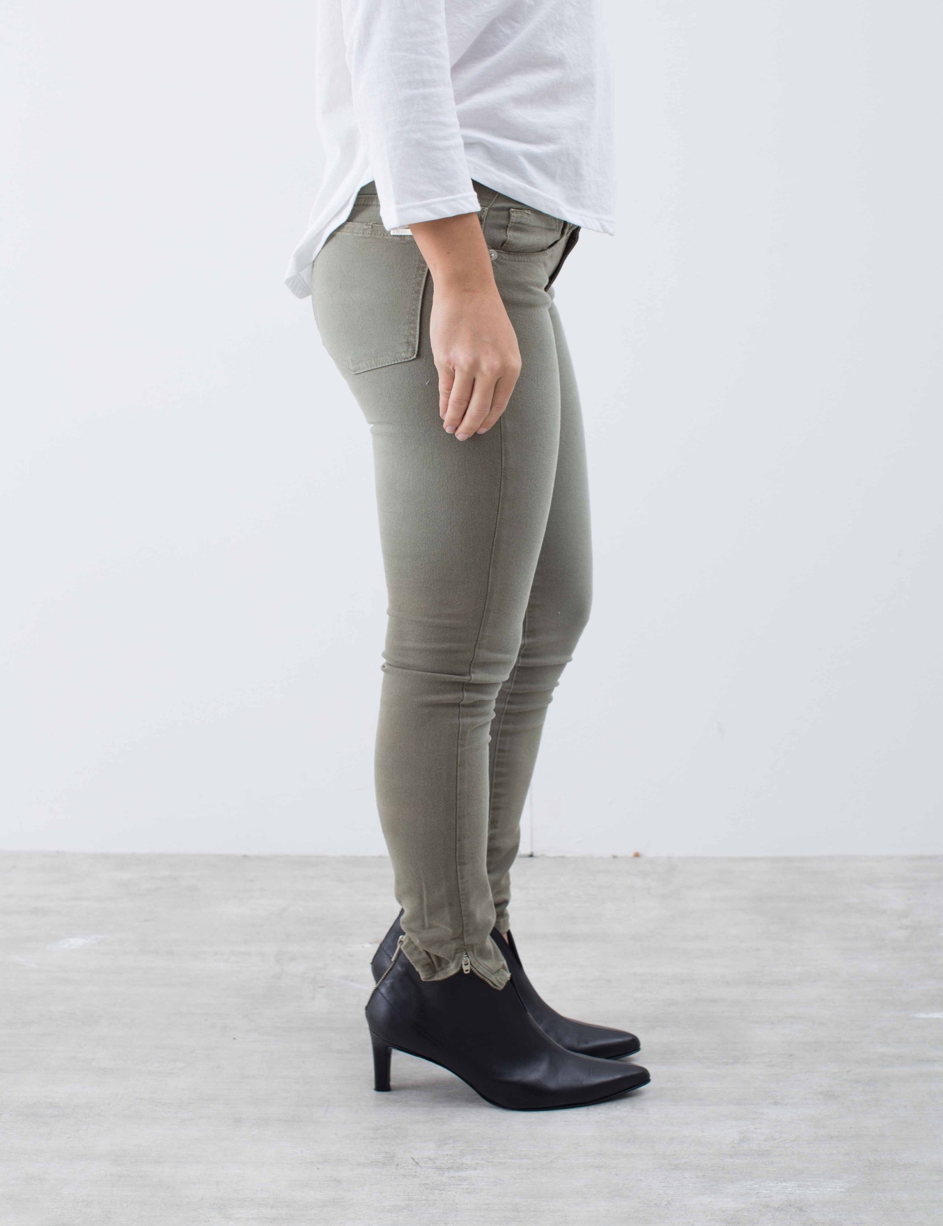 JEGGING LOW ZIPPER BACK