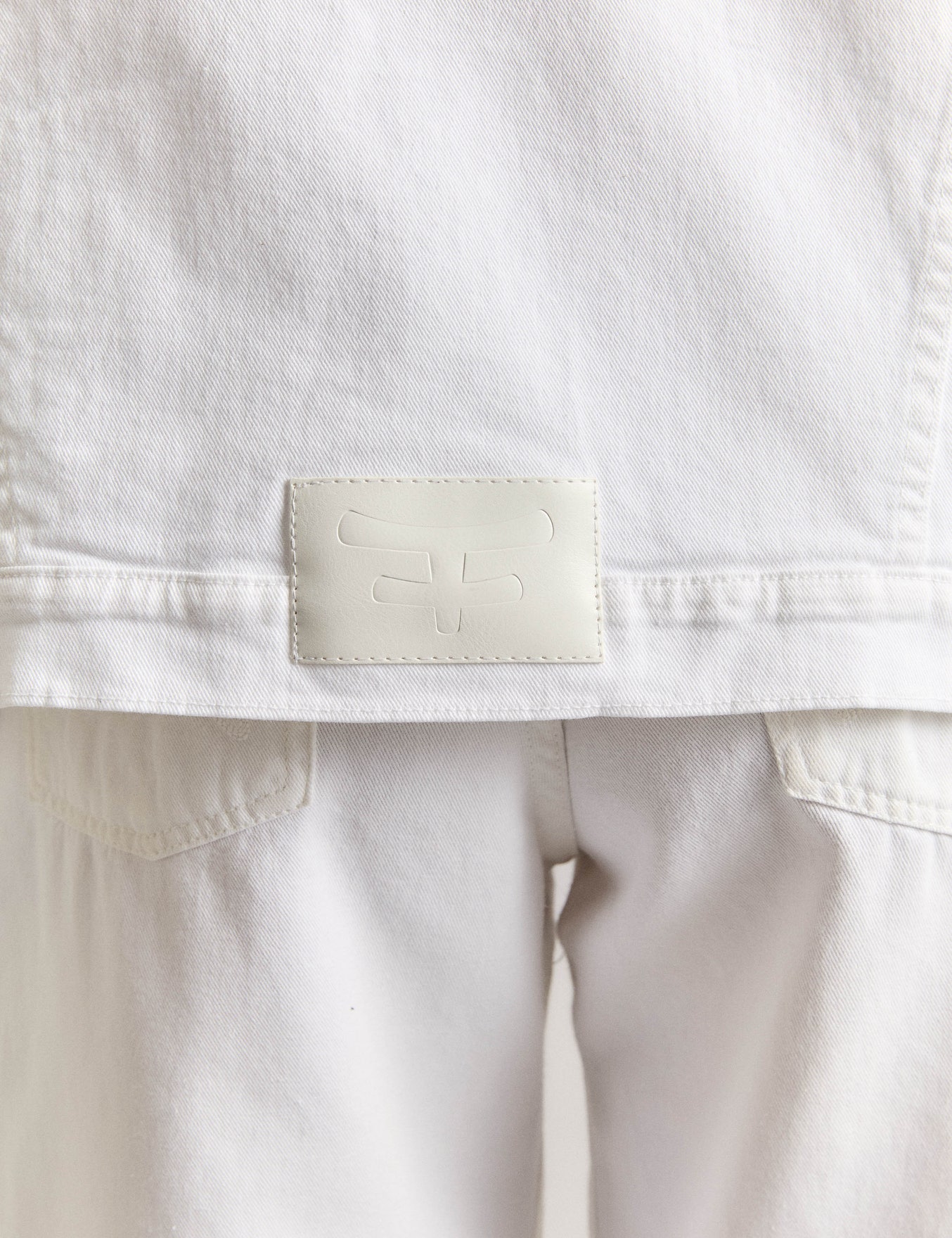 CAMPERA KISS WHITE                                                                                   