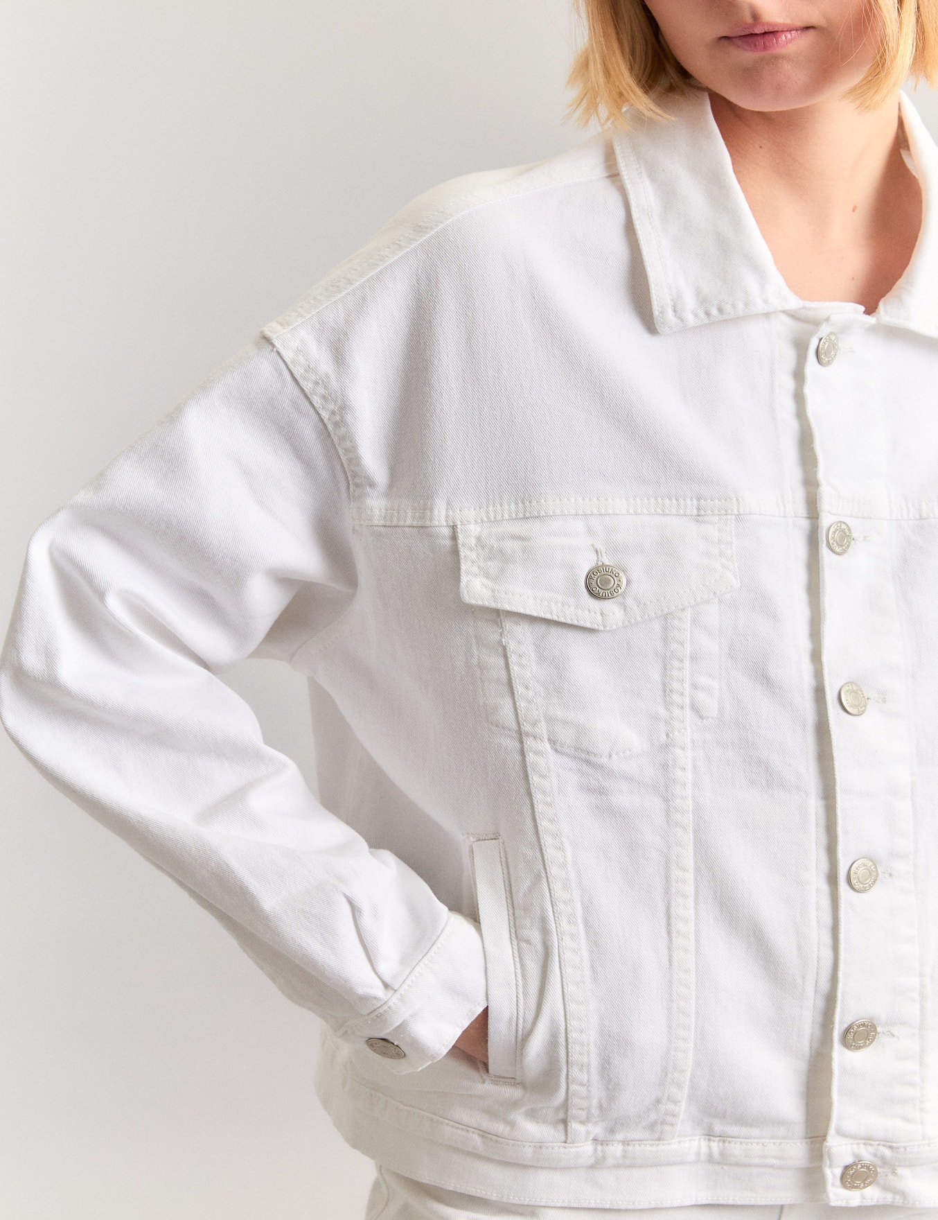 CAMPERA KISS WHITE                                                                                   
