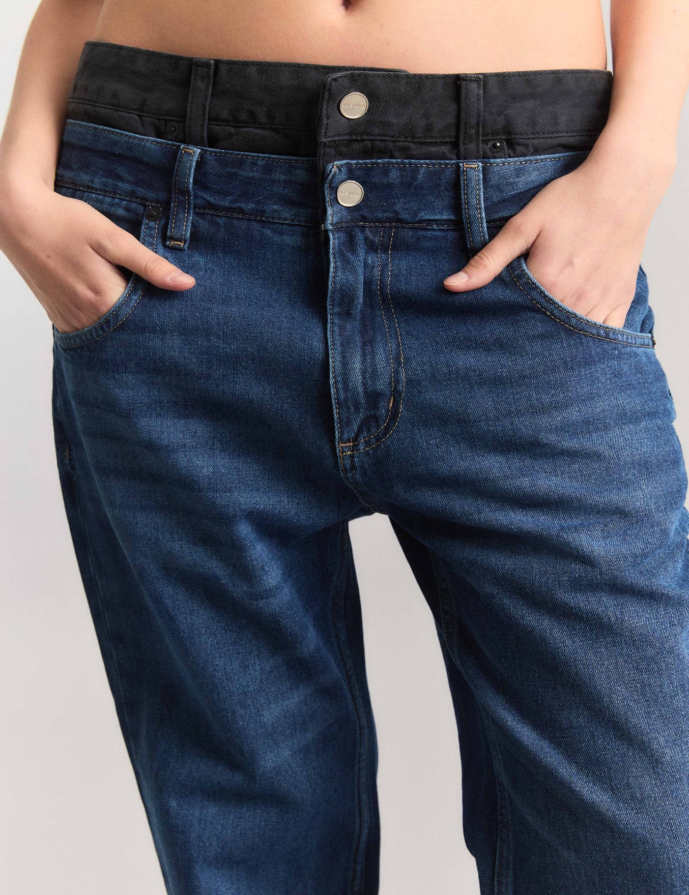 JEANS CLASH                                                                                          