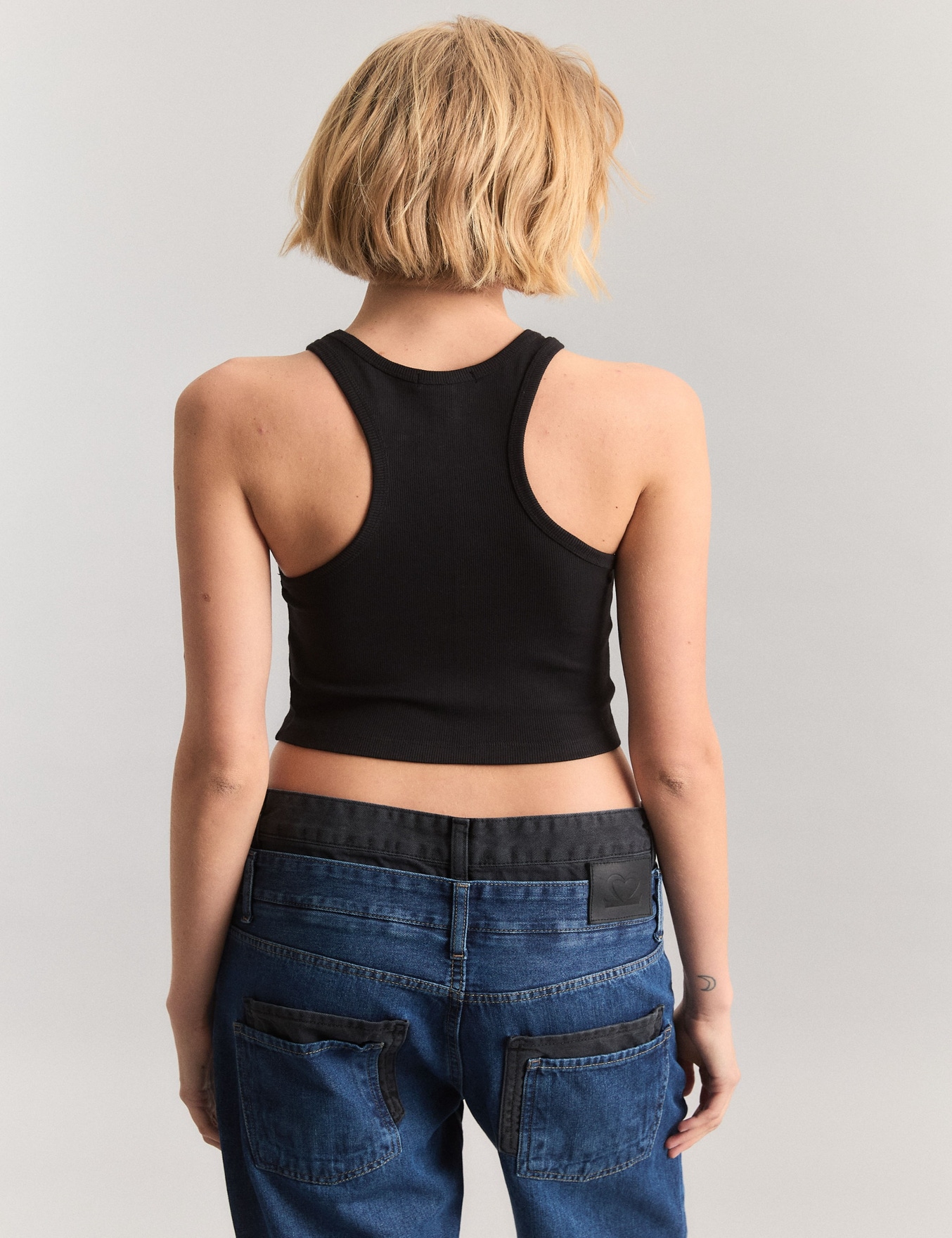 MUSCULOSA RAD                                                                                        