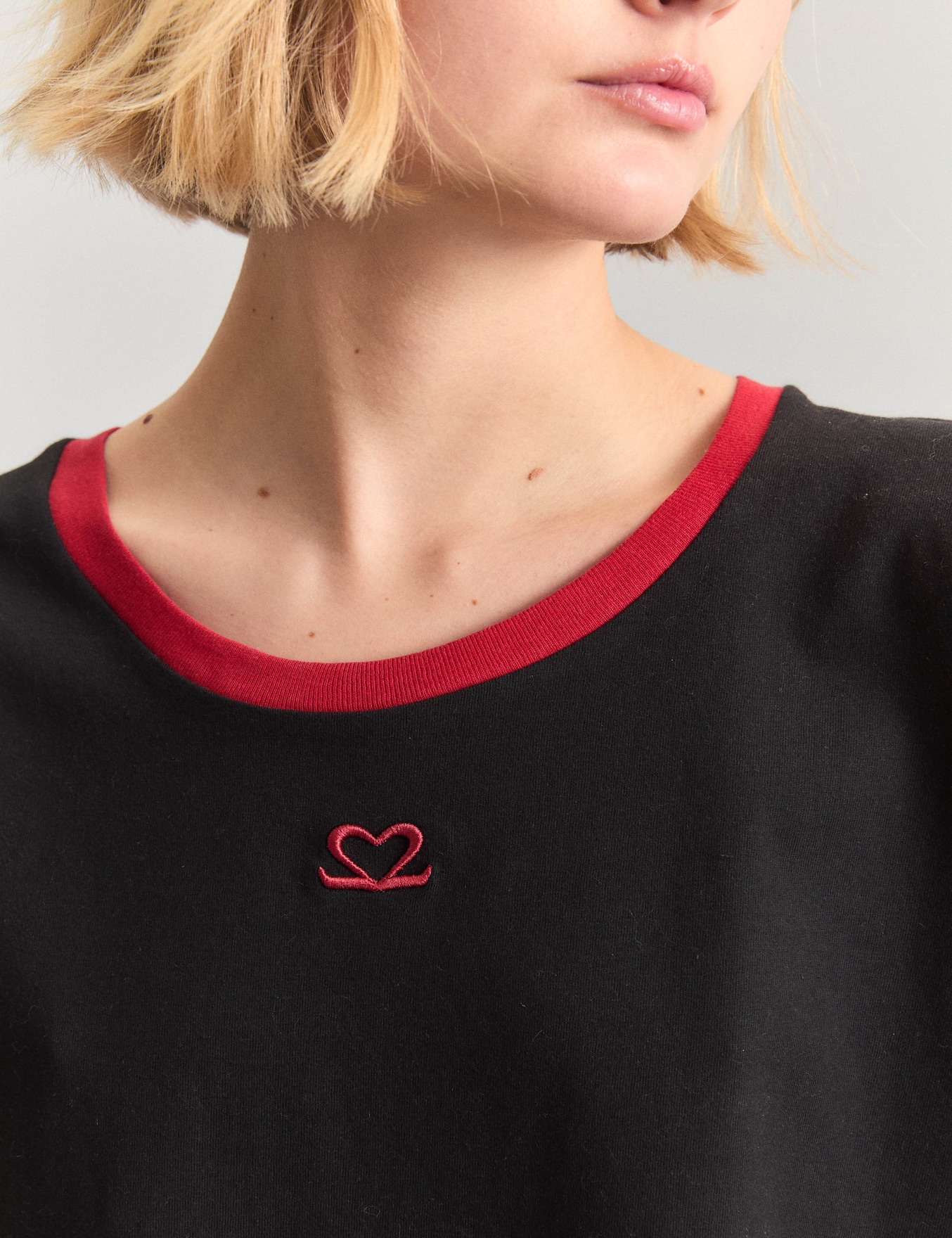 REMERA RADIO                                                                                         
