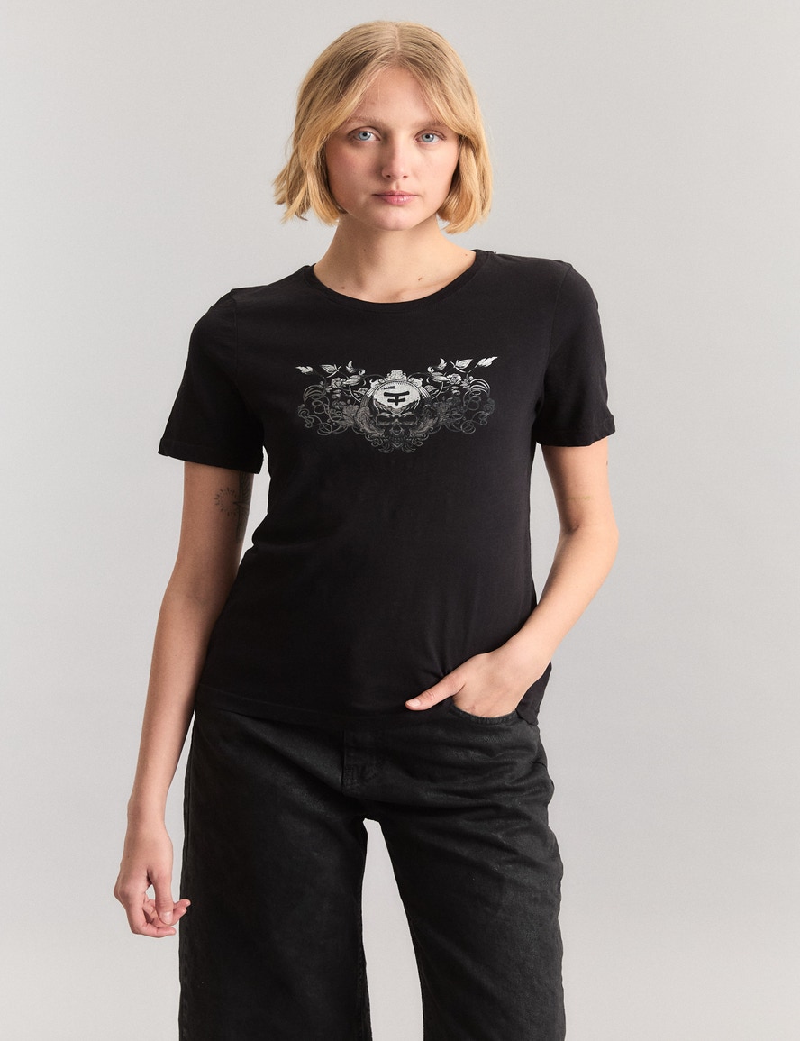 REMERA HERALDIC SKULL                                                                                