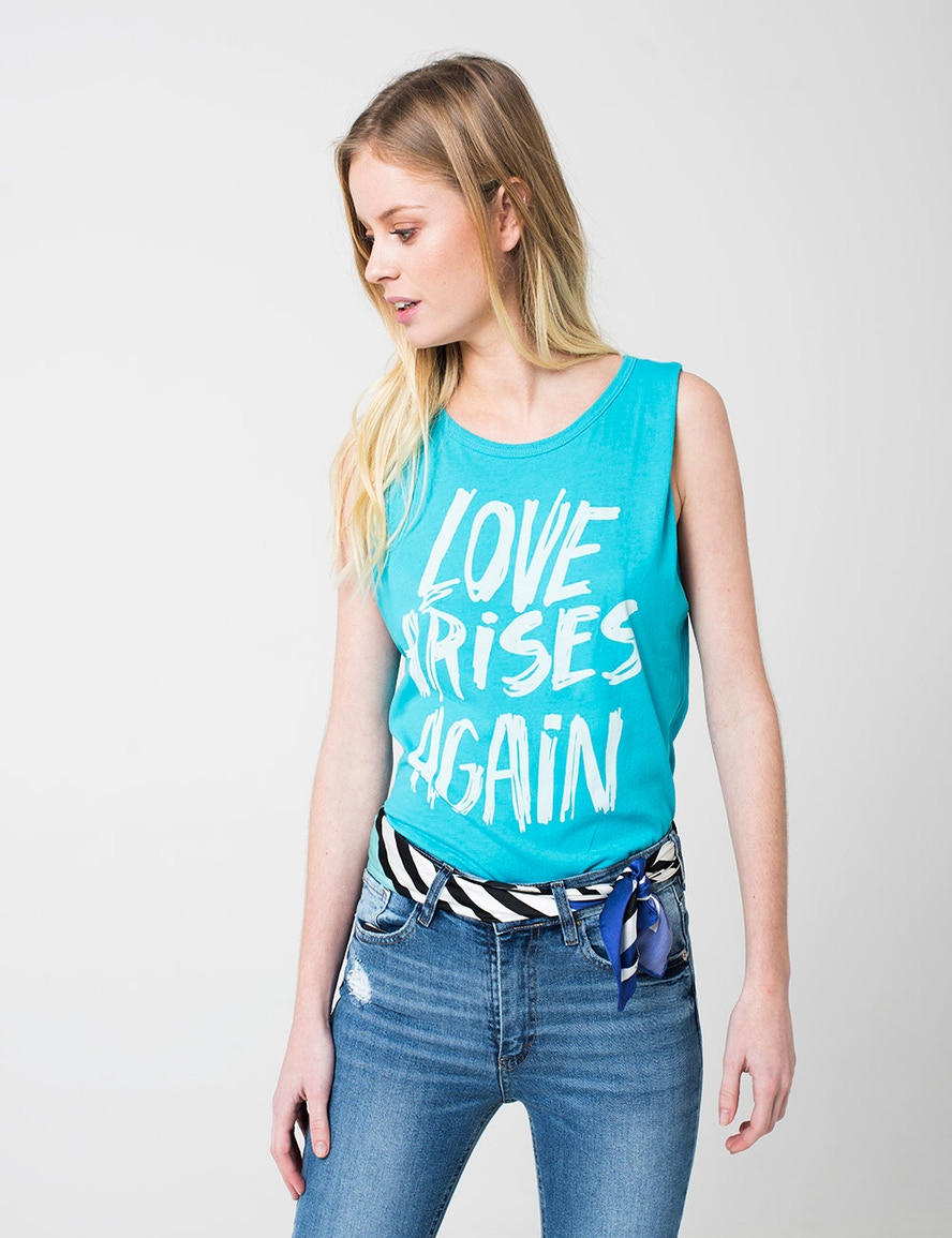 REMERA LOVE ARISES