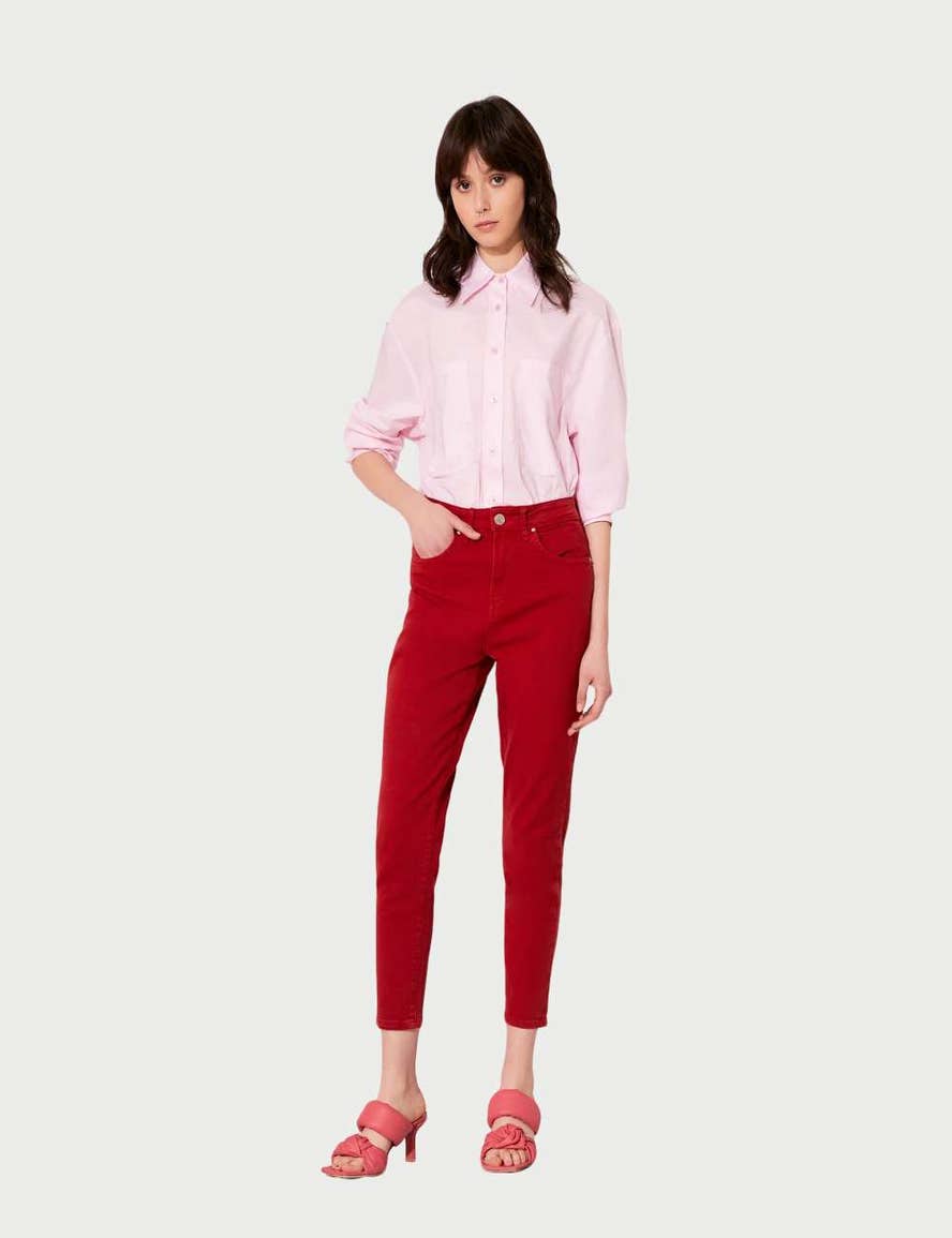 PANTALÓN MOM SLIM MALBEC