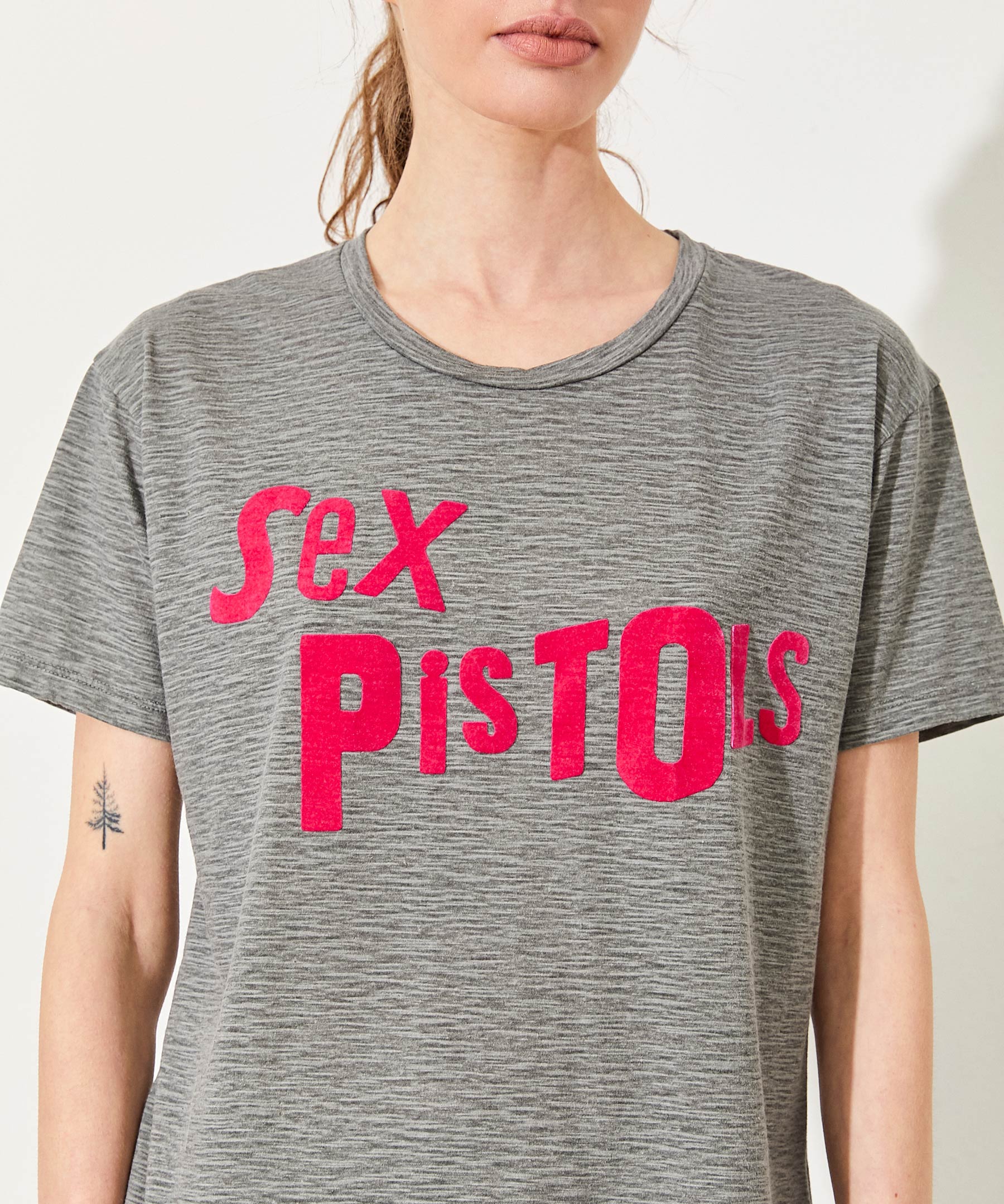 REMERA SEX PISTOLS LOGO