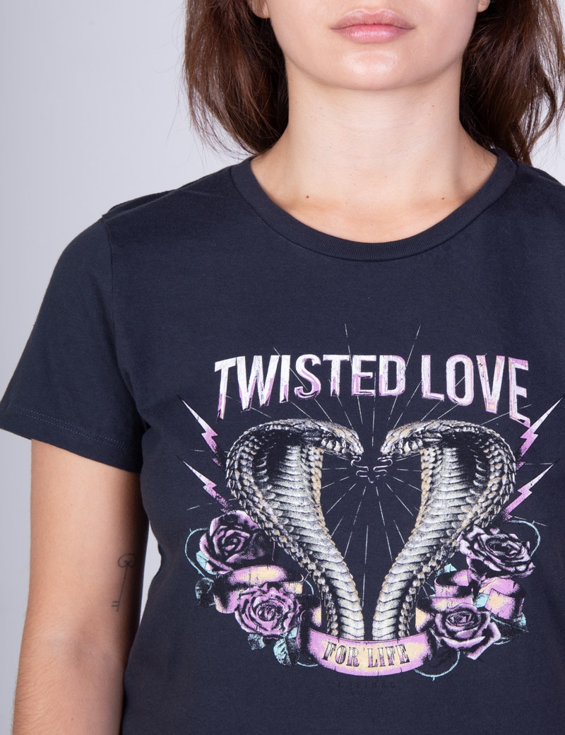 REMERA TWISTED SNAKES                                                                                