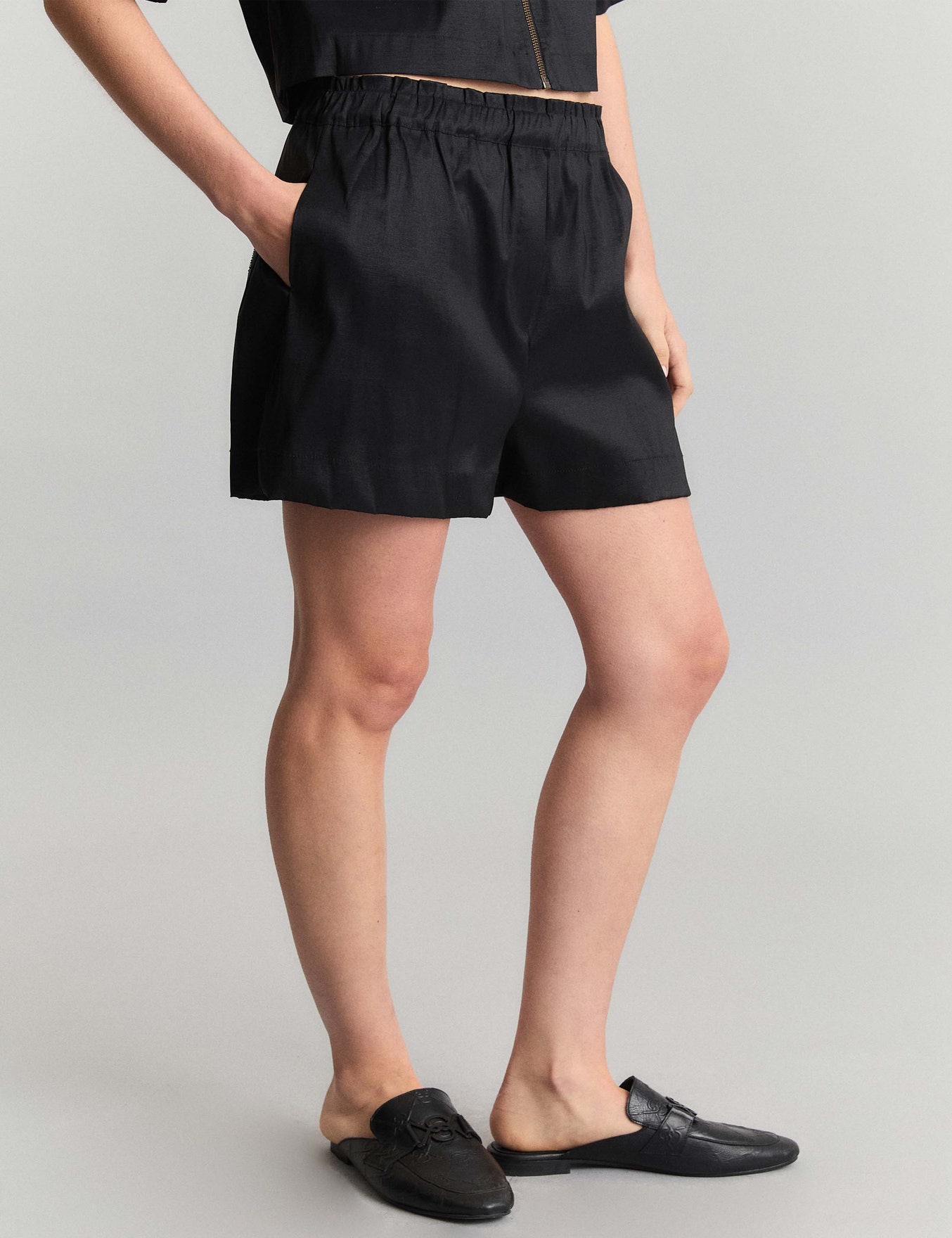 SHORT JUST BE                                                                                        